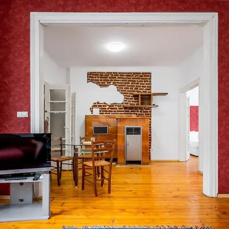 Sofia's Vintage Gem: Spacious 2bd Flat On Solunska