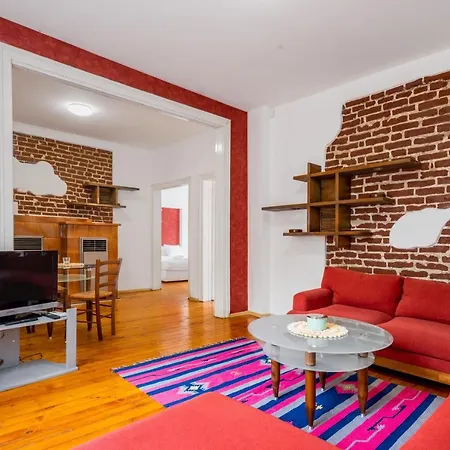 Appartamento Sofia's Vintage Gem: Spacious 2bd Flat On Solunska Sofia
