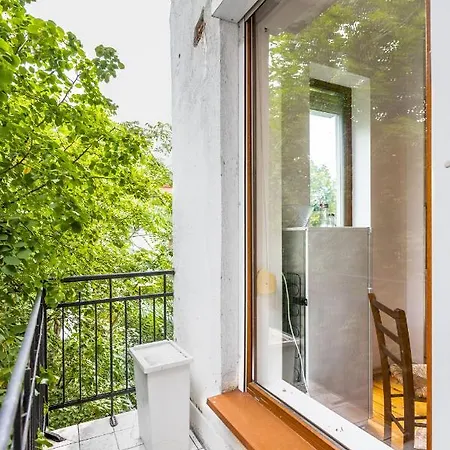 Sofia's Vintage Gem: Spacious 2bd Flat On Solunska *