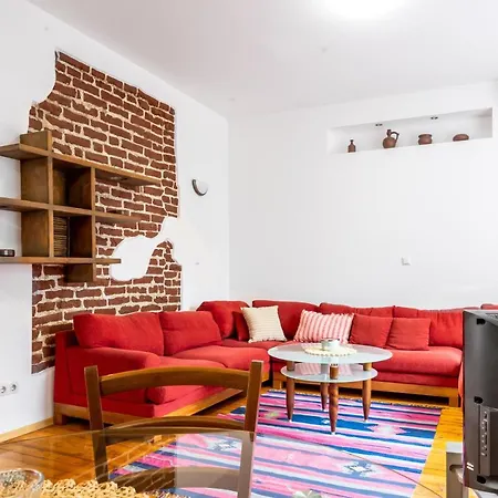 Sofia's Vintage Gem: Spacious 2bd Flat On Solunska * סופיה