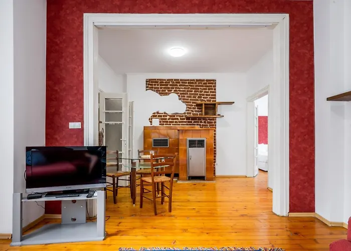 Sofia's Vintage Gem: Spacious 2bd Flat On Solunska